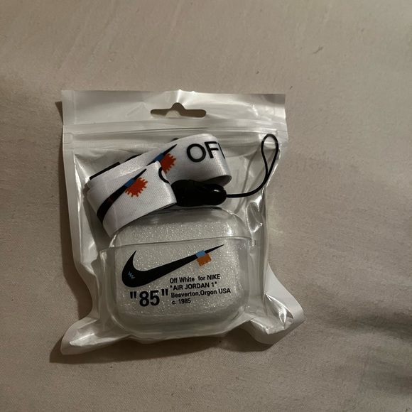 Nike AirPod Cases - Picture 3 of 16